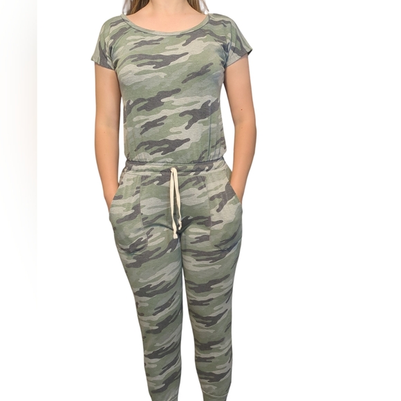 Elan Pants - Elan Green Camo Jumpsuit Size M